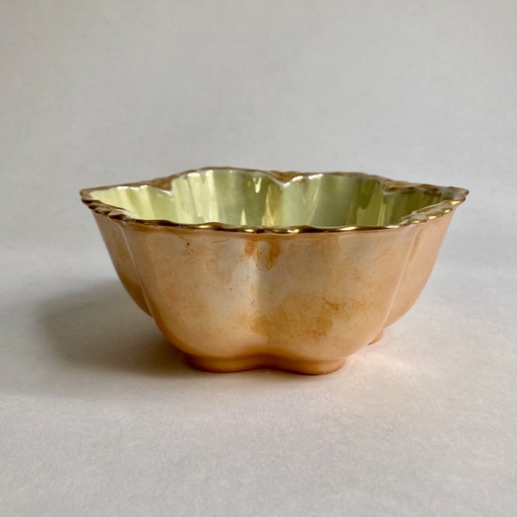 M. Z. Austria Smaller Yellow & Copper Fluted Porcelain Bowl, 1912 - Picture 3 of 11